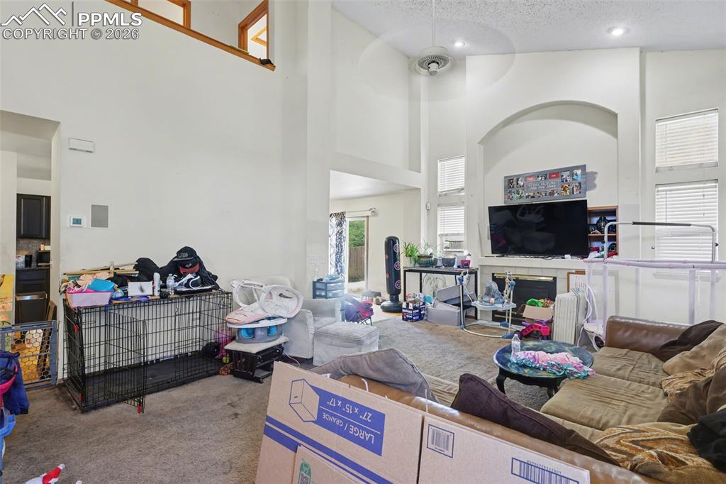 Image 5 of 25: Living Room