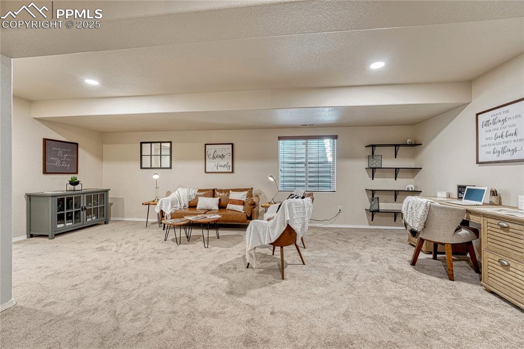 Image 23 of 38: Family Room