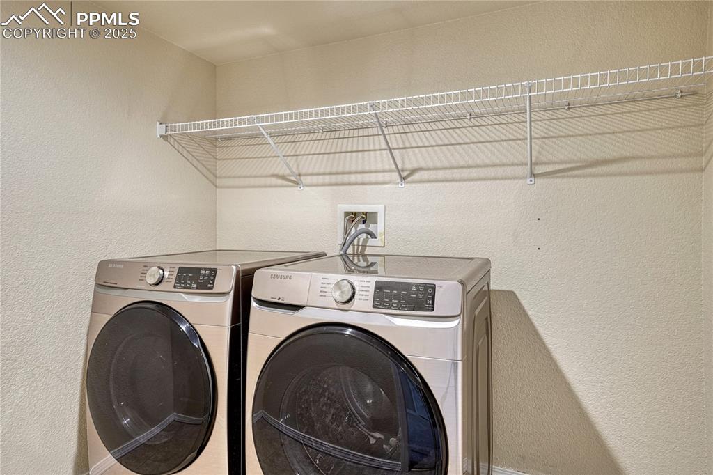 Image 29 of 38: Laundry
