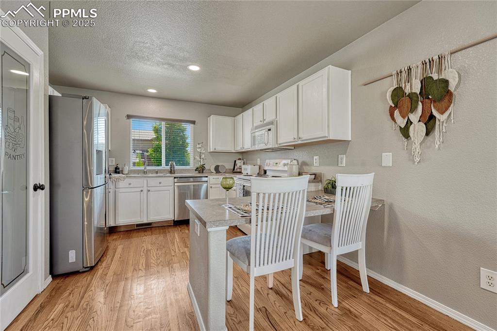 Image 5 of 38: Kitchen