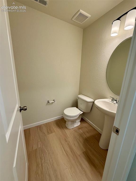 Image 15 of 39: Bathroom