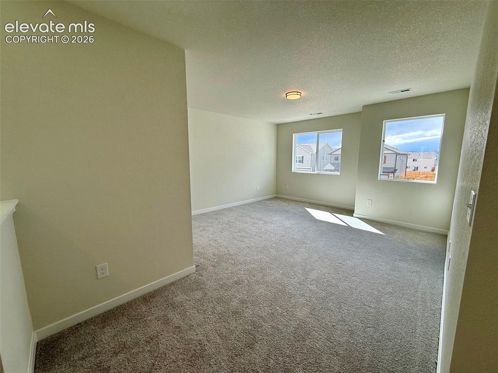 Image 18 of 39: Loft