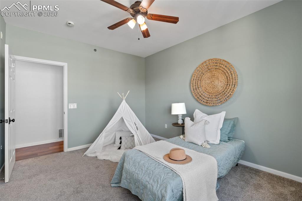 Image 19 of 34: Bedroom