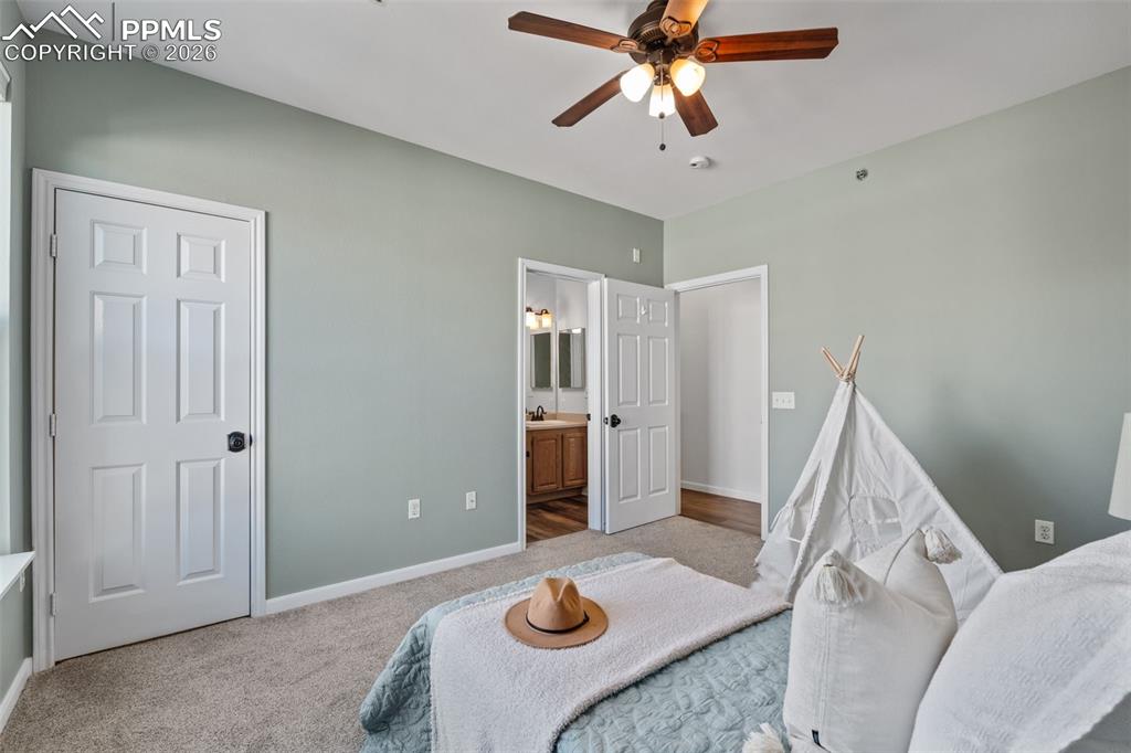 Image 20 of 34: Bedroom