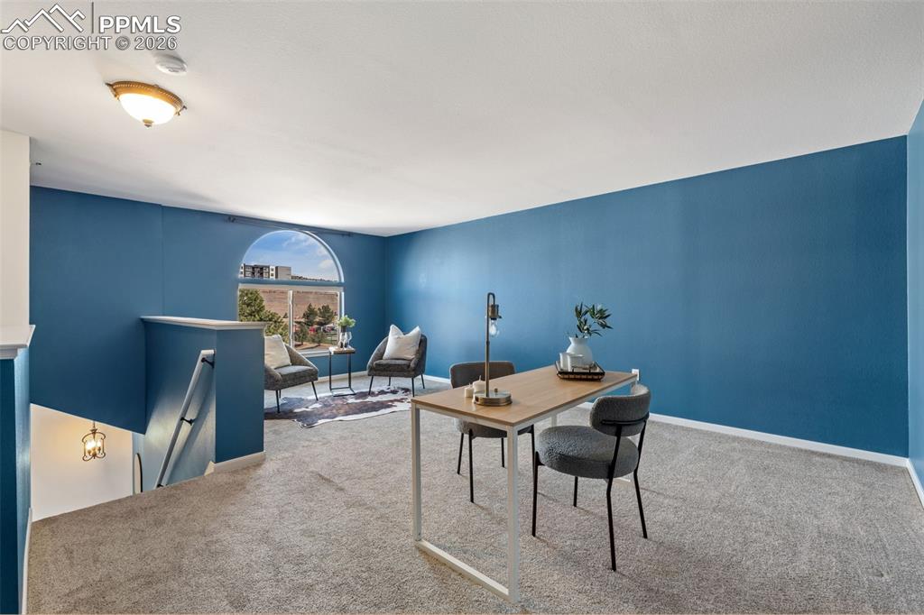 Image 23 of 34: Office