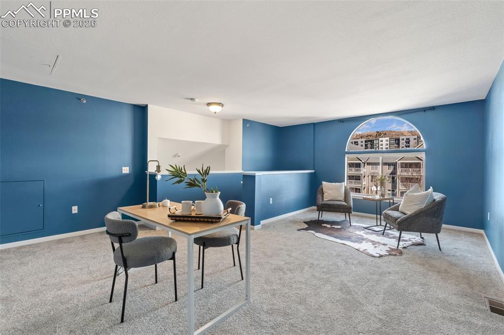 Image 24 of 34: Dining Area