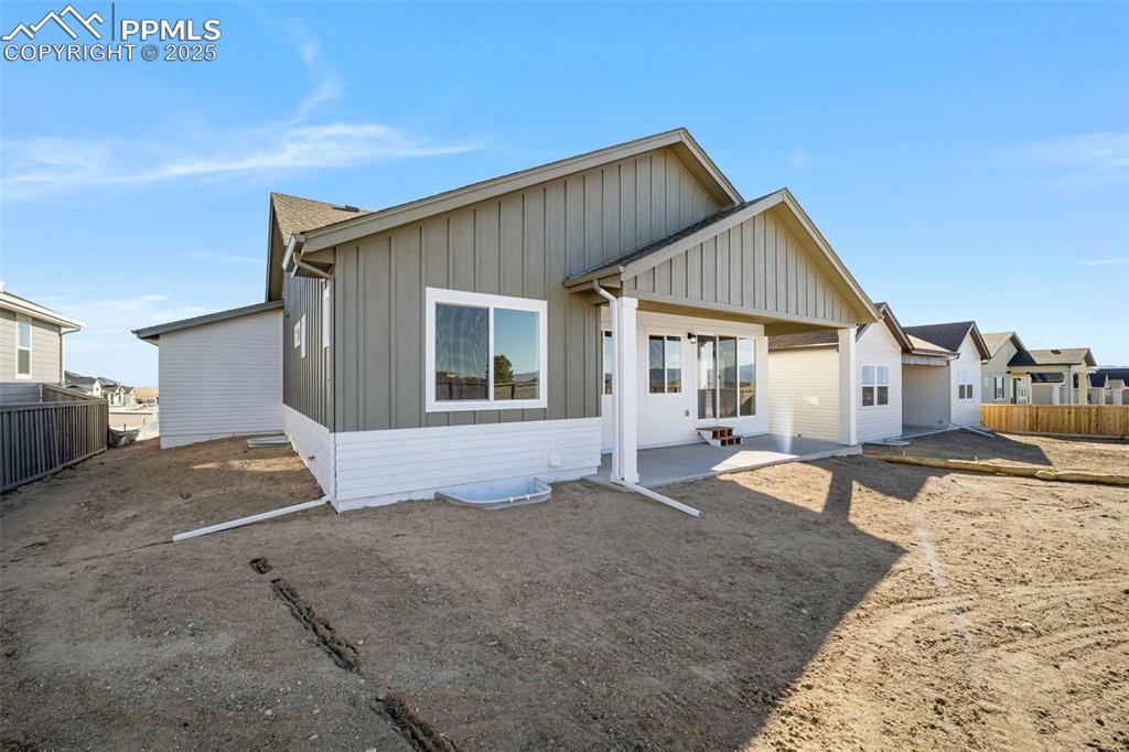 Image 29 of 30: Back of Structure