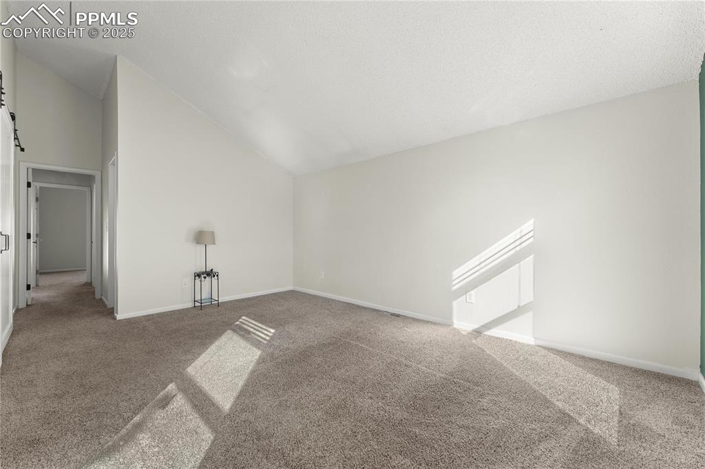 Image 15 of 33: Primary bedroom