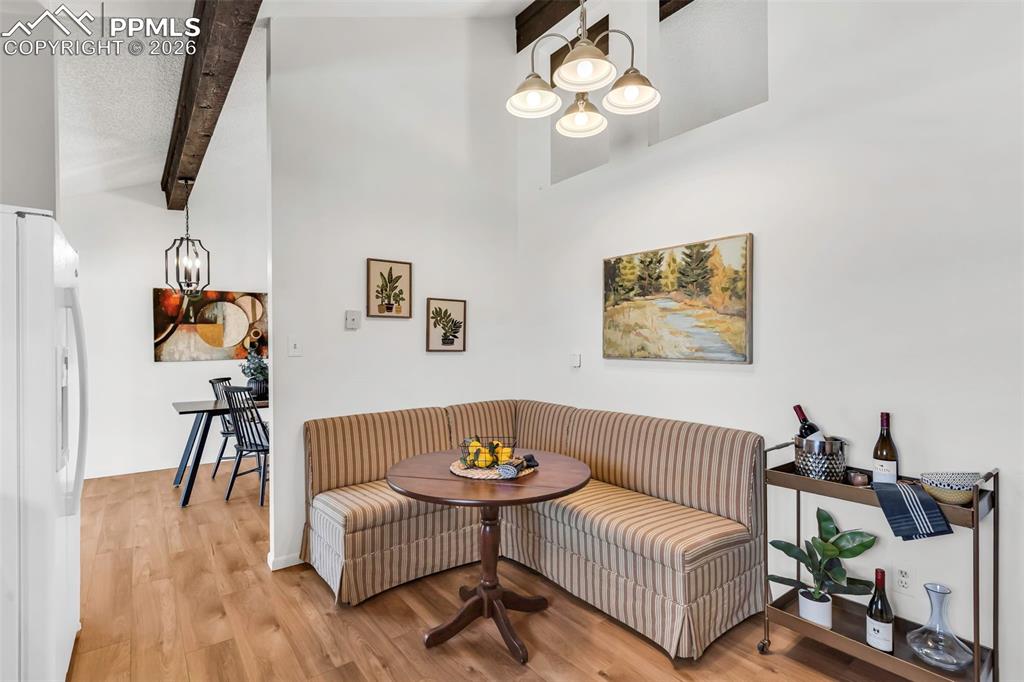 Image 21 of 50: Sitting Room