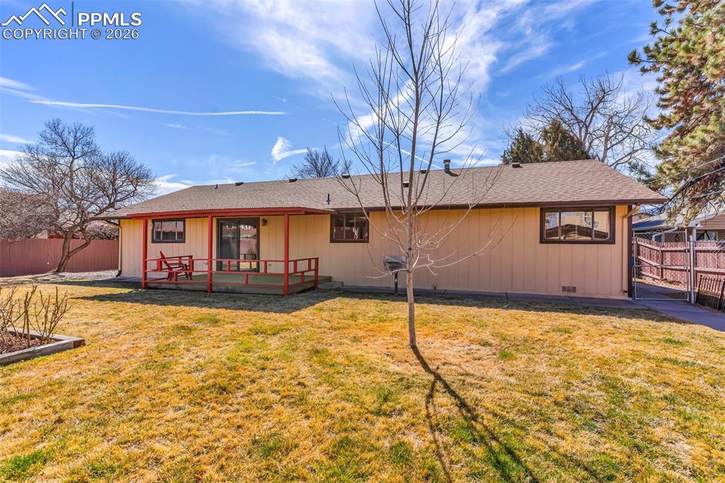 Image 37 of 50: Back of Structure