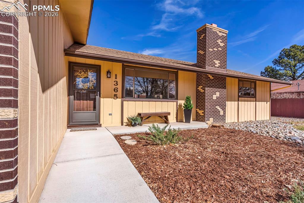 Image 6 of 50: Entry