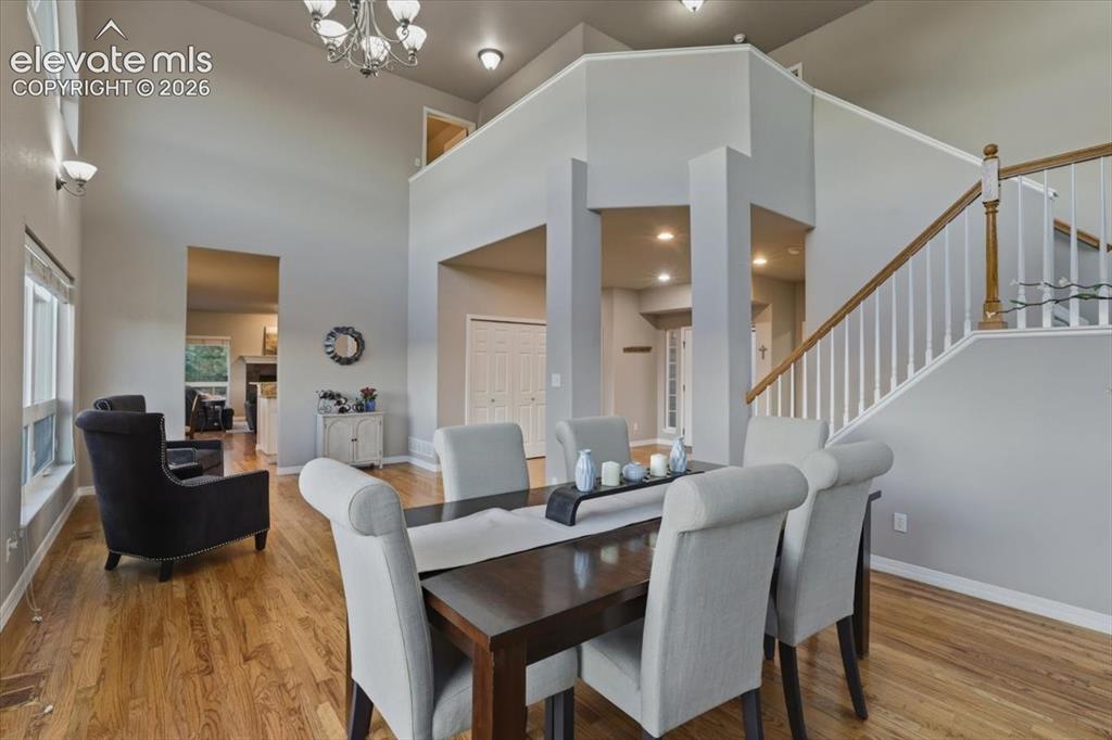 Image 13 of 50: Dining Area