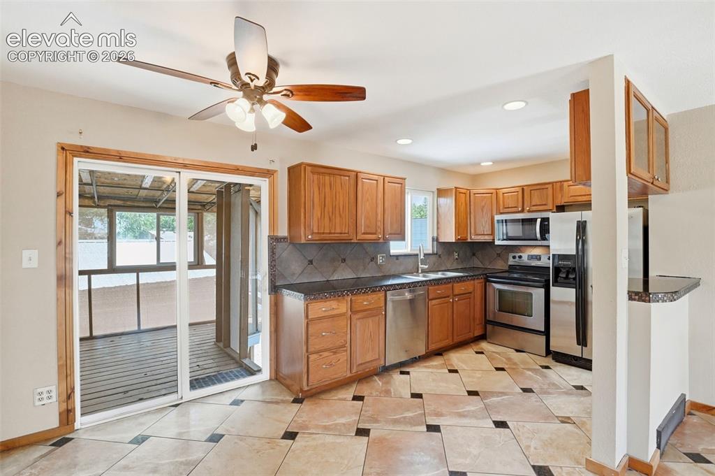 Image 13 of 39: Kitchen