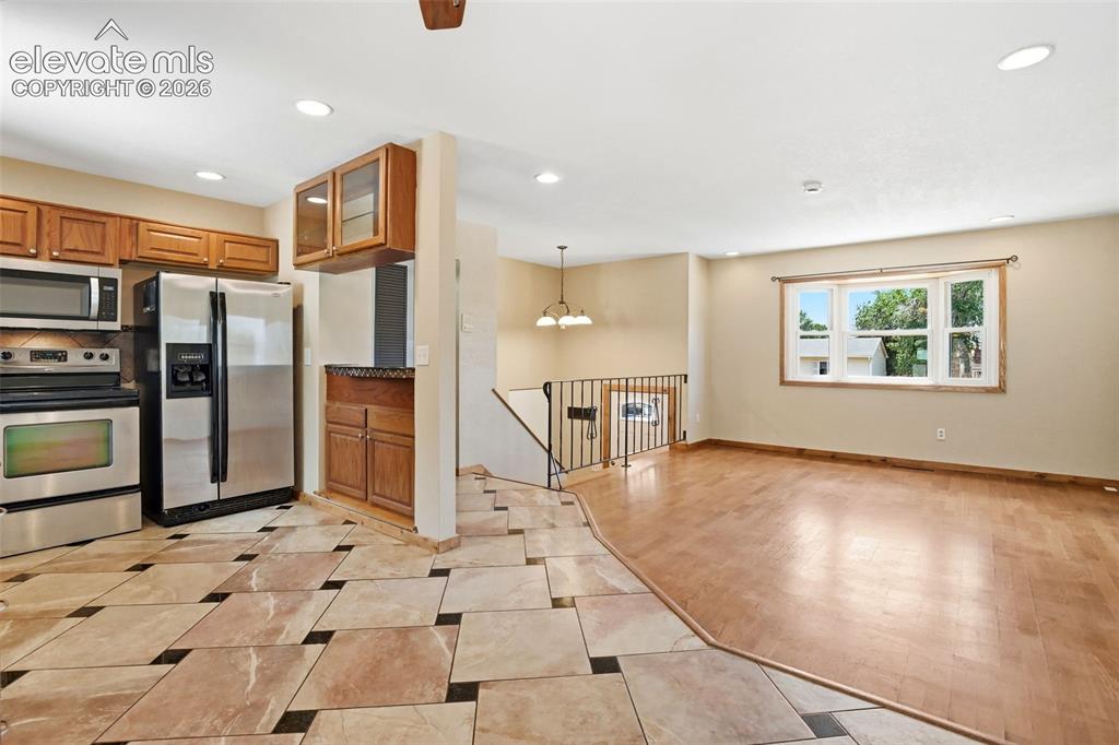 Image 6 of 39: Kitchen