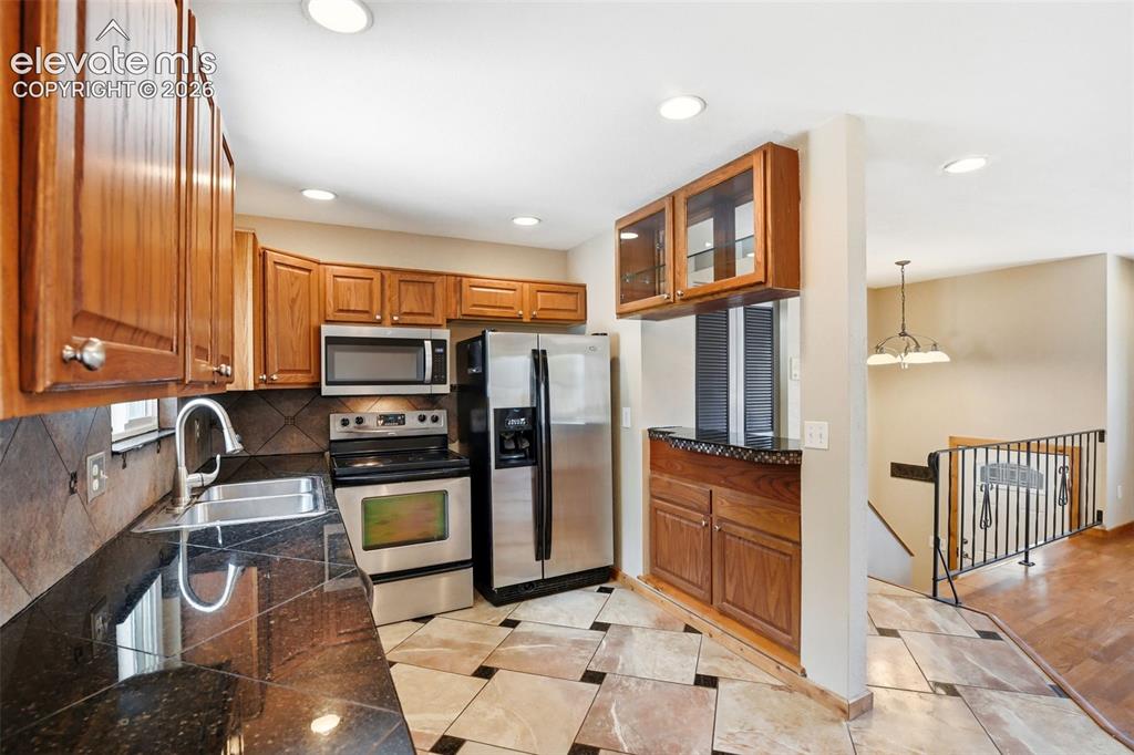 Image 7 of 39: Kitchen