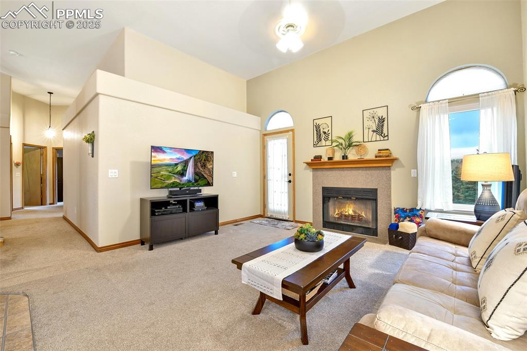 Image 13 of 50: Living Room