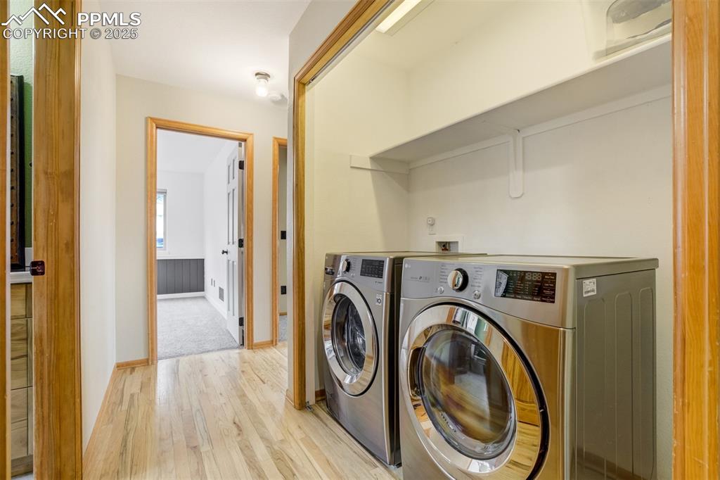 Image 28 of 40: Laundry