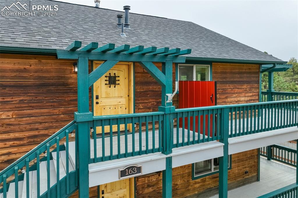 Image 3 of 40: Side of Structure