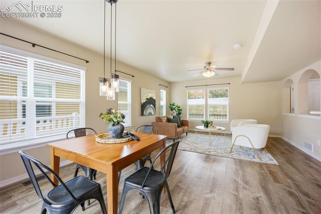 Image 14 of 47: Dining Area