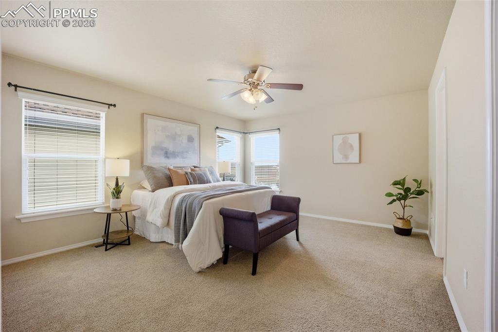 Image 21 of 47: Bedroom