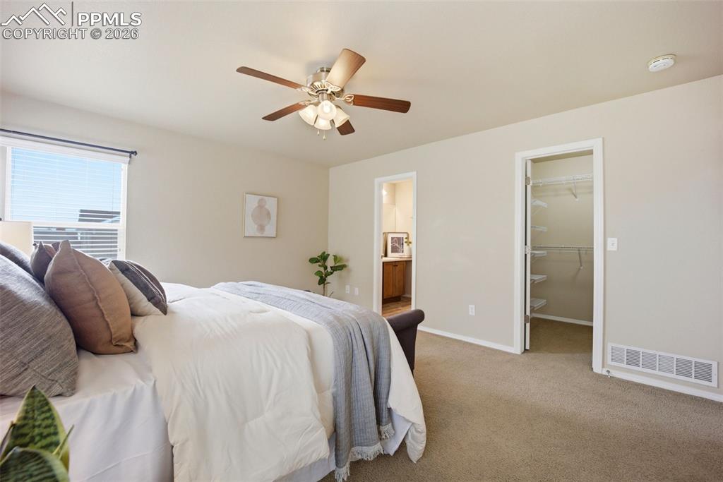 Image 22 of 47: Bedroom