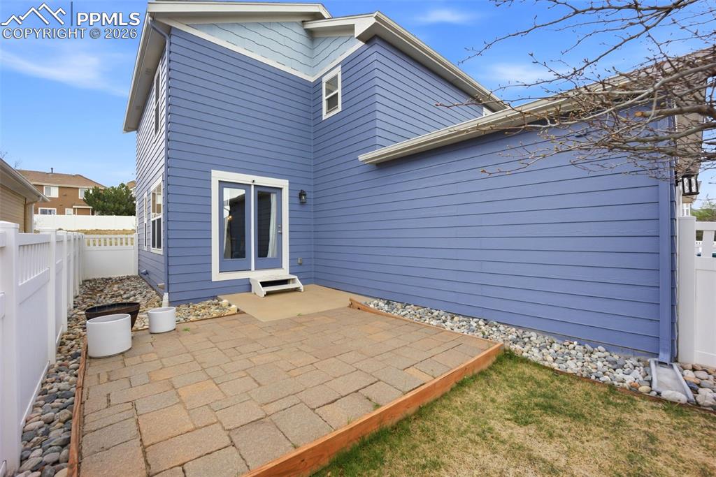 Image 38 of 47: Back of Structure