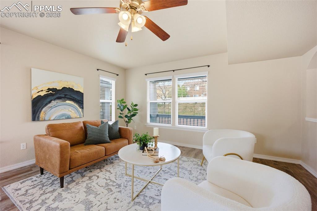 Image 7 of 47: Sitting Room