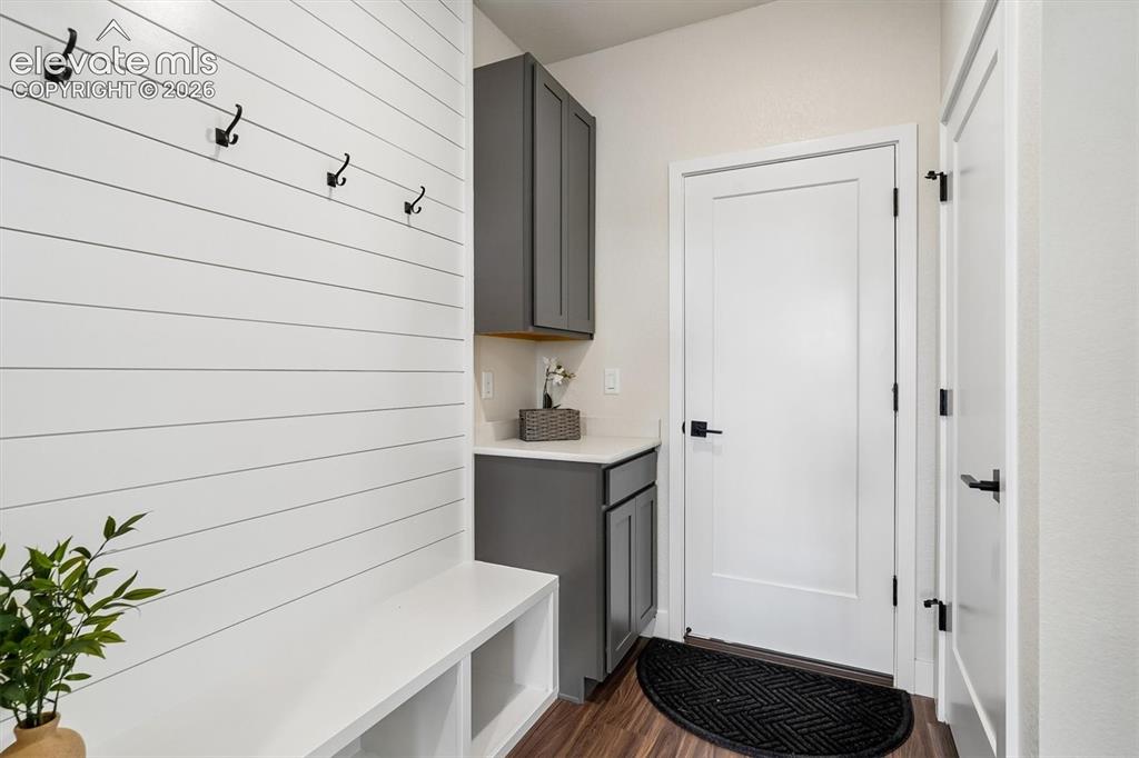 Image 22 of 28: Mud Room