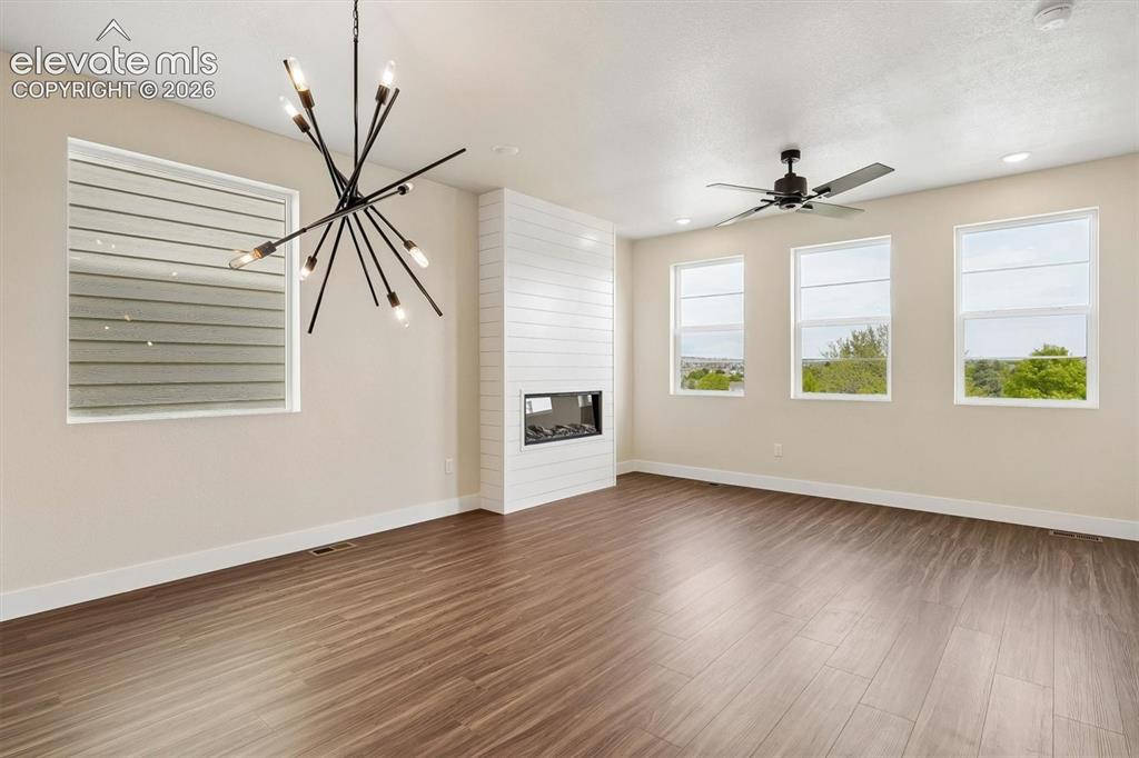 Image 6 of 28: Living Room