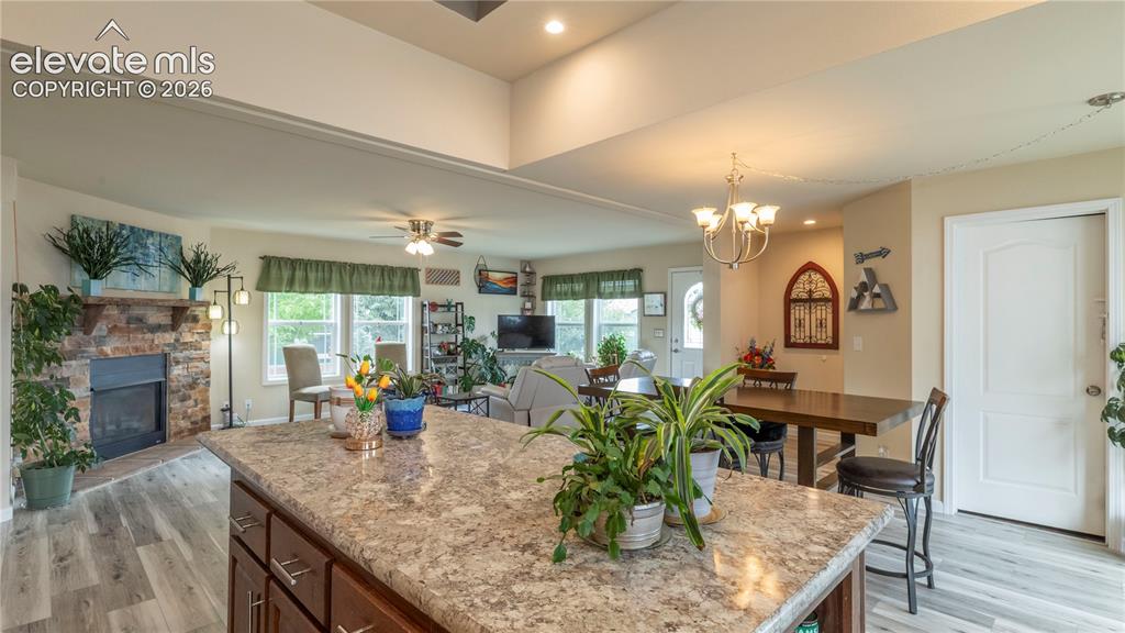 Image 10 of 27: Kitchen