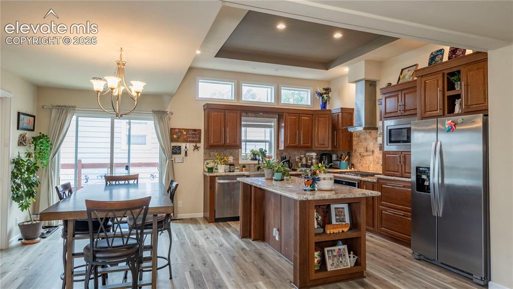 Image 4 of 27: Kitchen