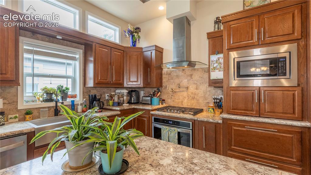 Image 6 of 27: Kitchen