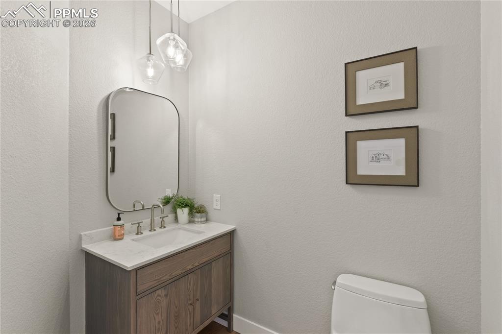 Image 16 of 40: Bathroom