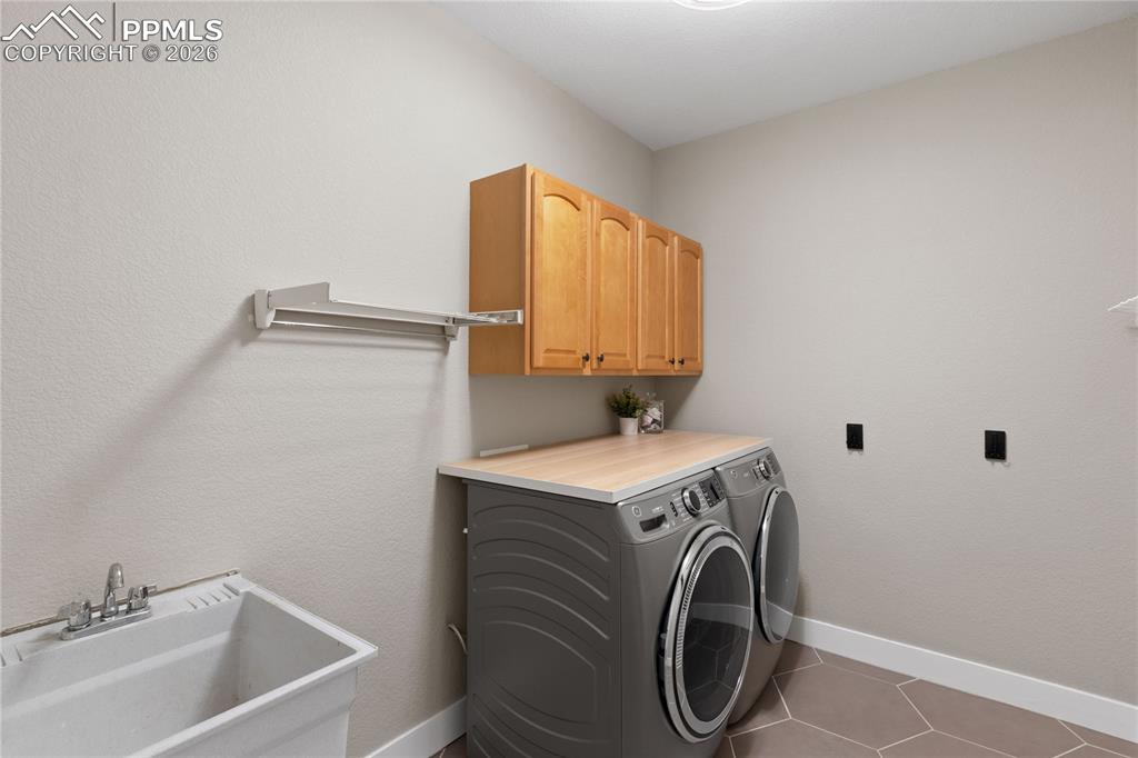 Image 17 of 40: Laundry