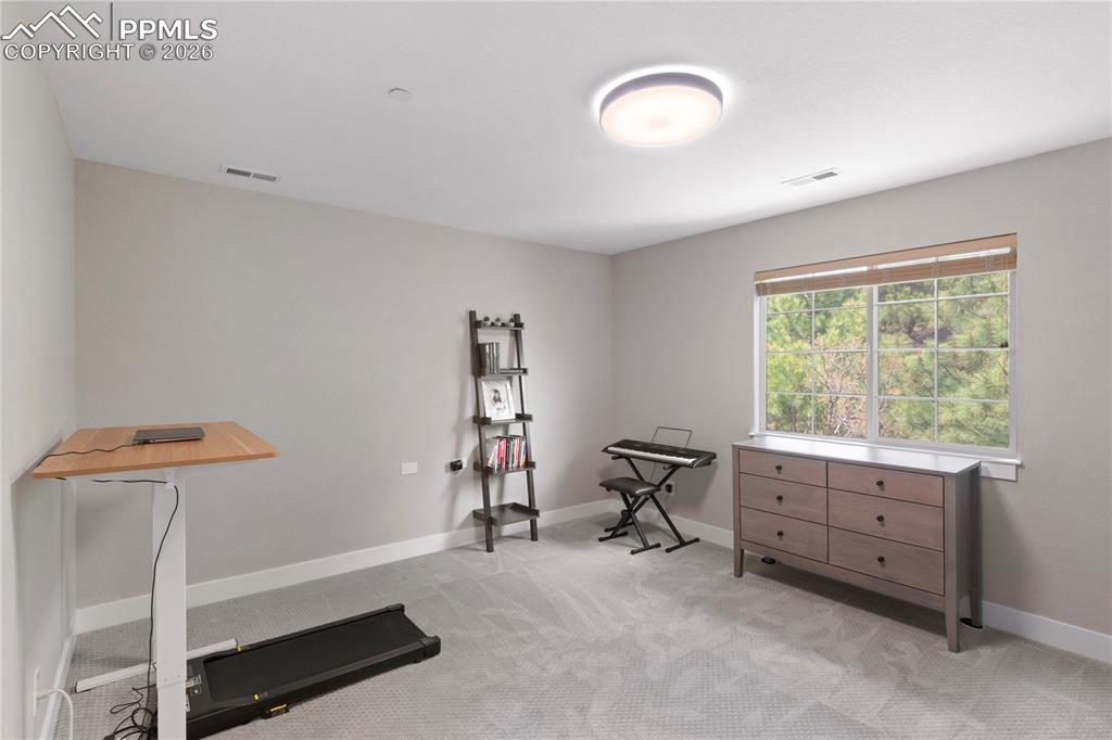 Image 18 of 40: Bedroom