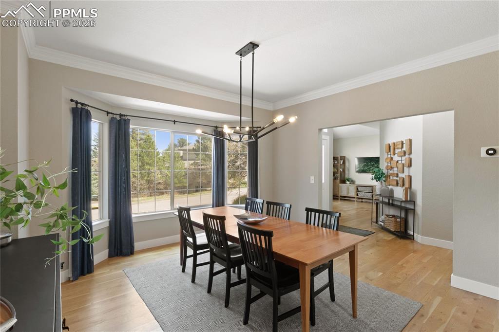 Image 3 of 40: Dining Area