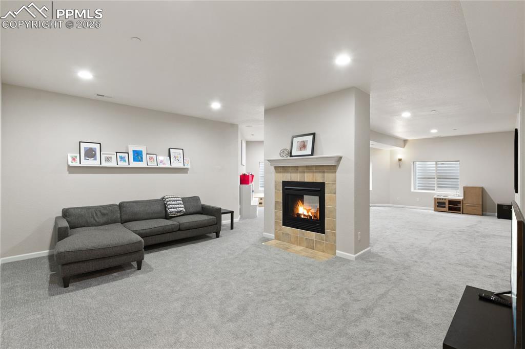 Image 31 of 40: Family Room