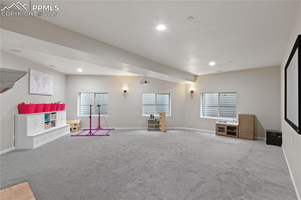Image 33 of 40: Recreation Room