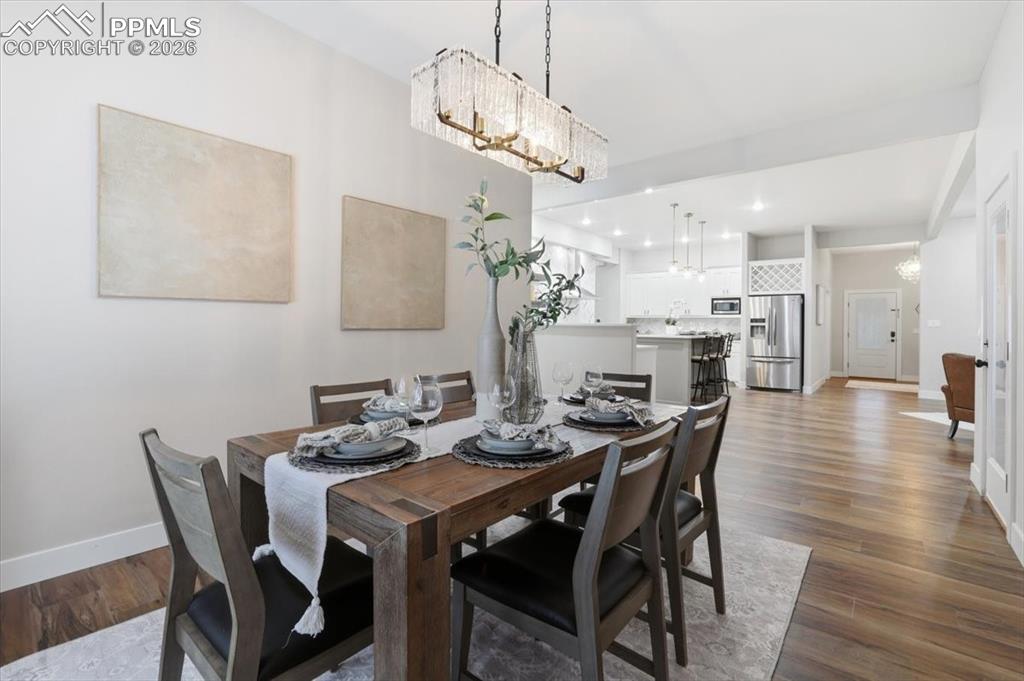 Image 13 of 50: Dining Area