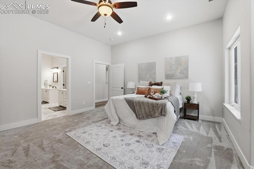 Image 16 of 50: Bedroom