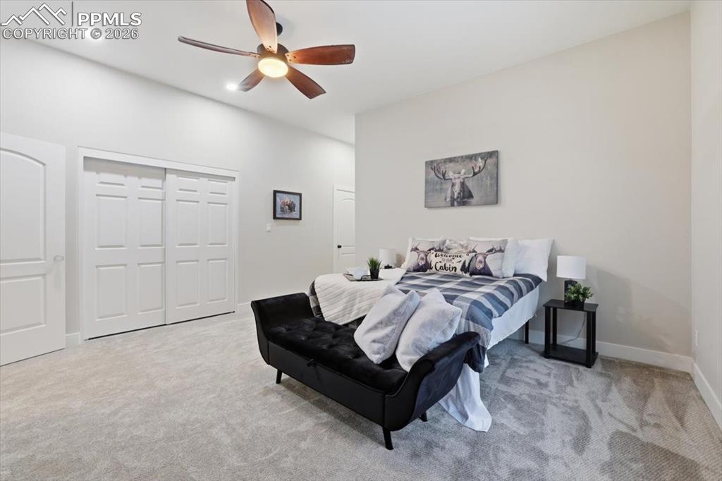 Image 29 of 50: Bedroom