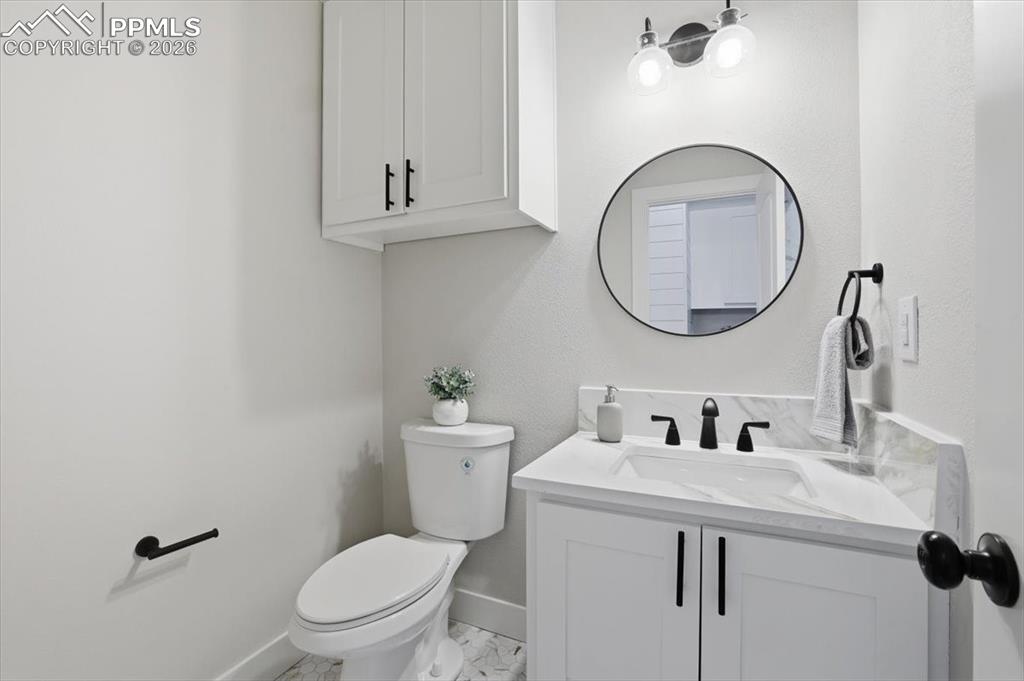 Image 30 of 50: Bathroom