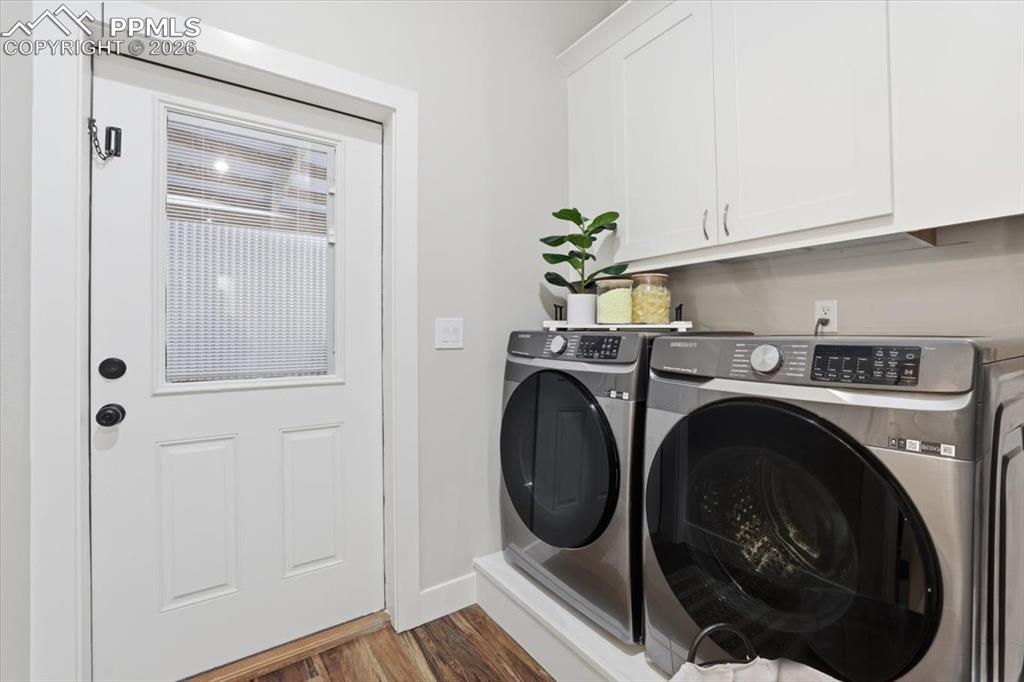 Image 36 of 50: Laundry