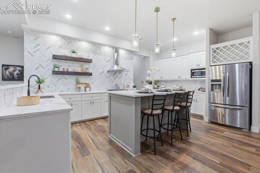 Image 8 of 50: Kitchen