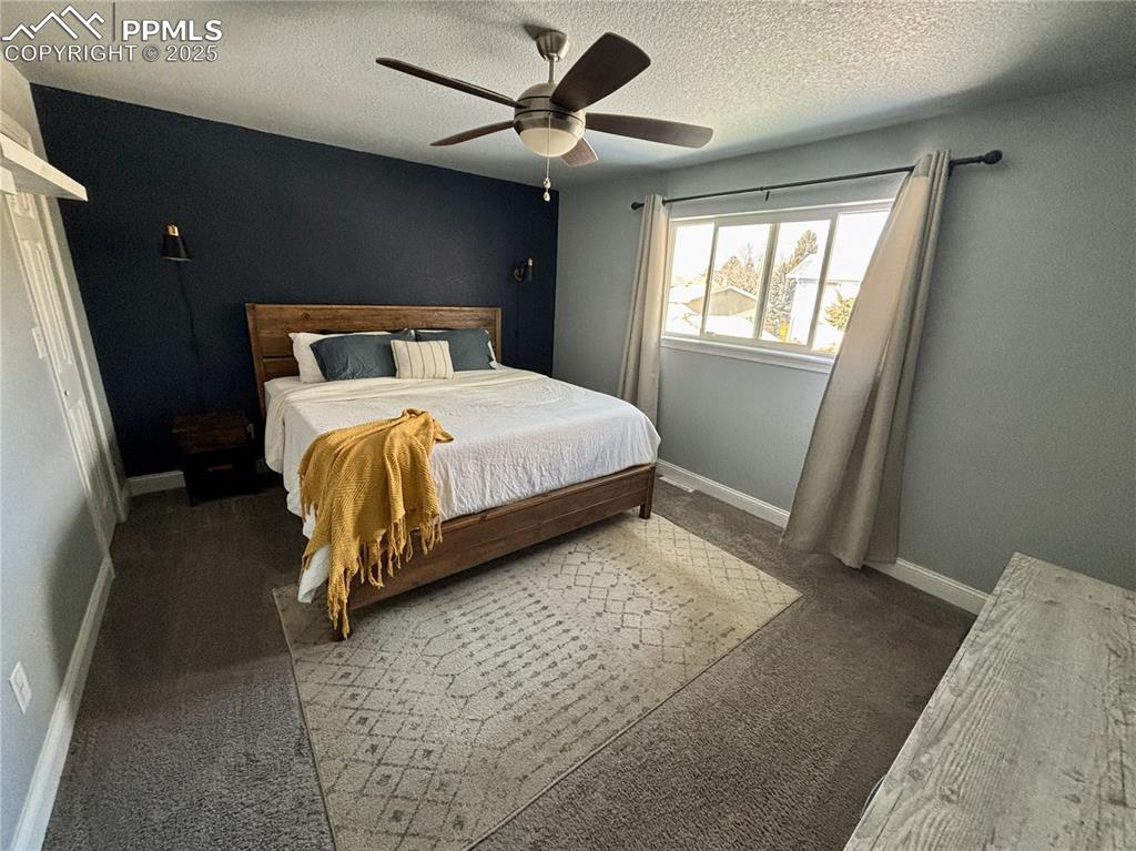 Image 11 of 28: Bedroom