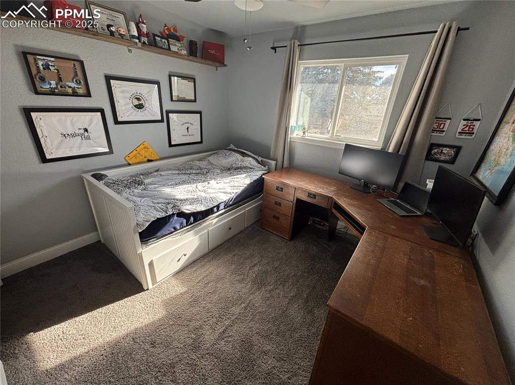 Image 14 of 28: Bedroom