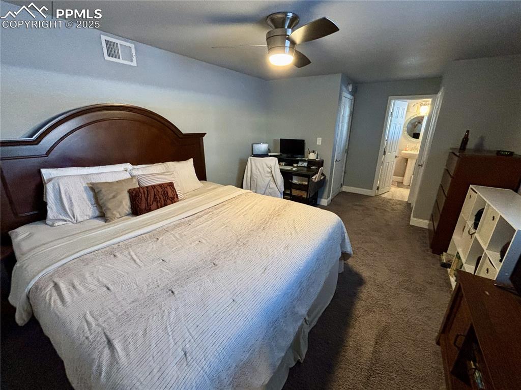 Image 21 of 28: Bedroom