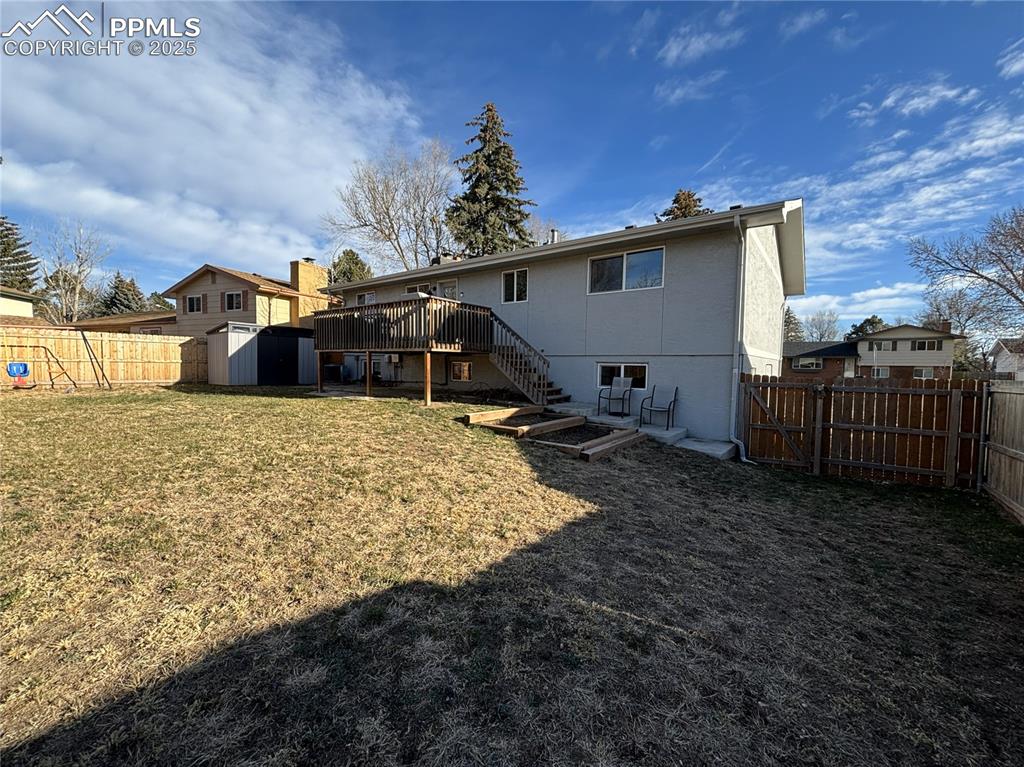 Image 25 of 28: Back of Structure