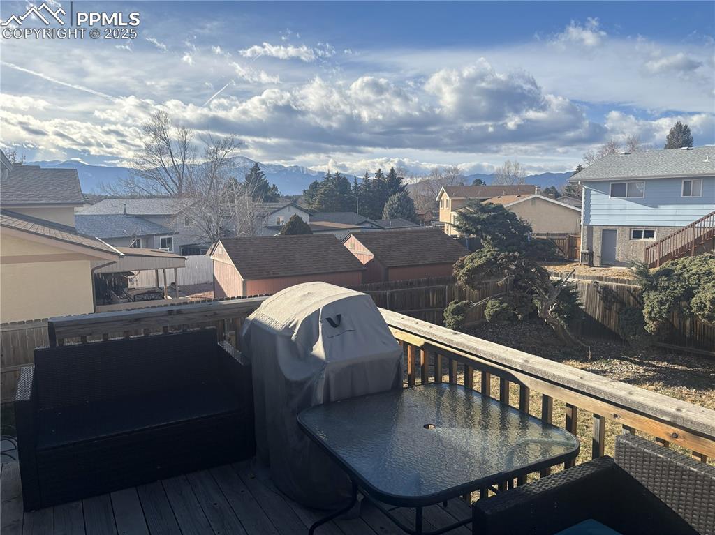 Image 28 of 28: Deck