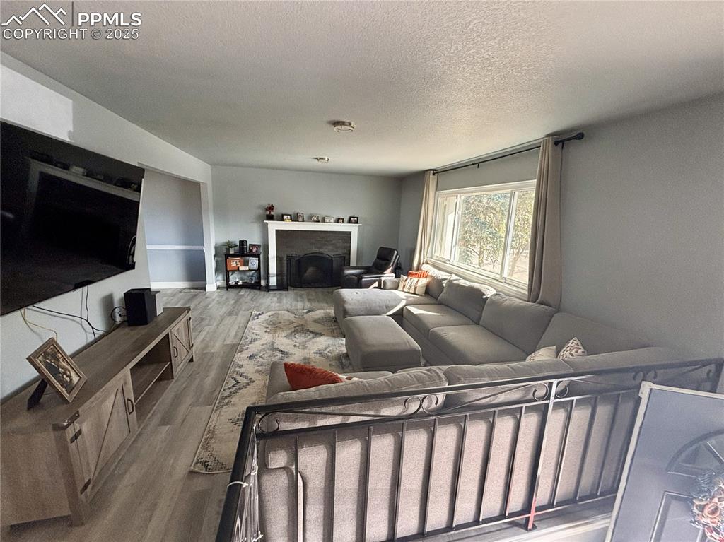 Image 7 of 28: Family Room